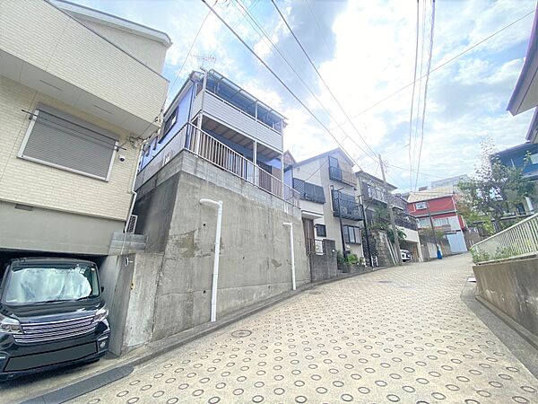 西側前面道路の様子