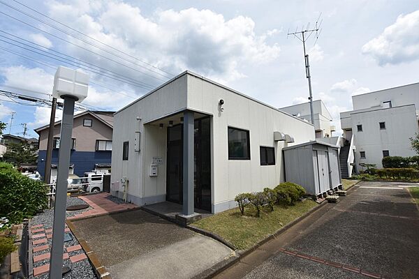 敷地内にある集会所