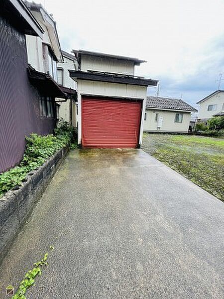 こちらの建物は、解体して更地渡し