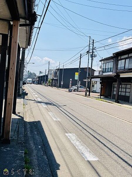 前面道路（上越妙高駅方向）