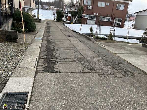 道路含む外観