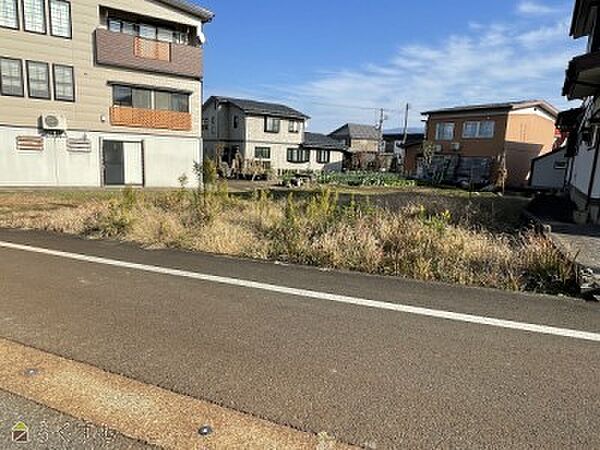 西側より