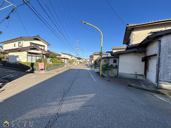 前面道路を含む現地