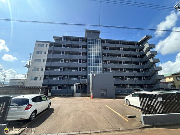 apartment 新潟県長岡市東坂之上町３丁目4-8