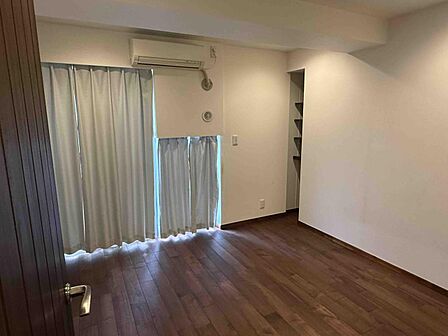 6畳の寝室すべての部屋に収納あります