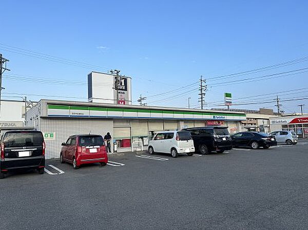 画像25:【コンビニエンスストア】ファミリーマート　四日市松原町店まで1268ｍ