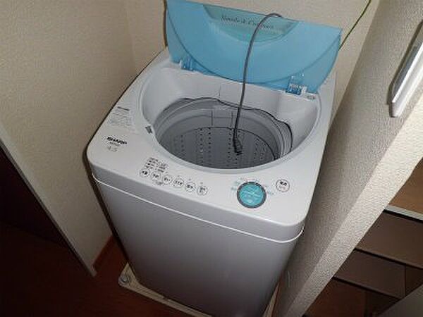 画像12:全自動洗濯機。