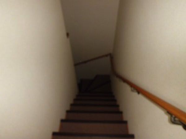 画像23:階段は室内にあります。