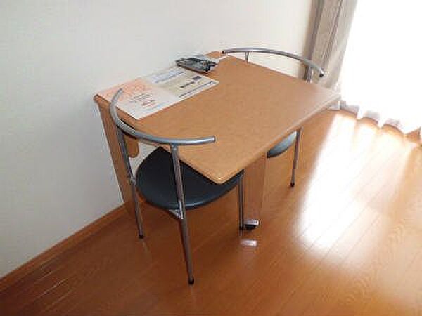 画像17:テーブルは折りたたみ可能です。
