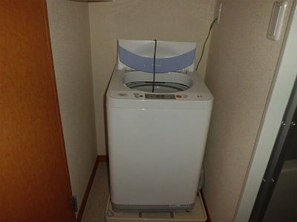 画像15:洗濯機。