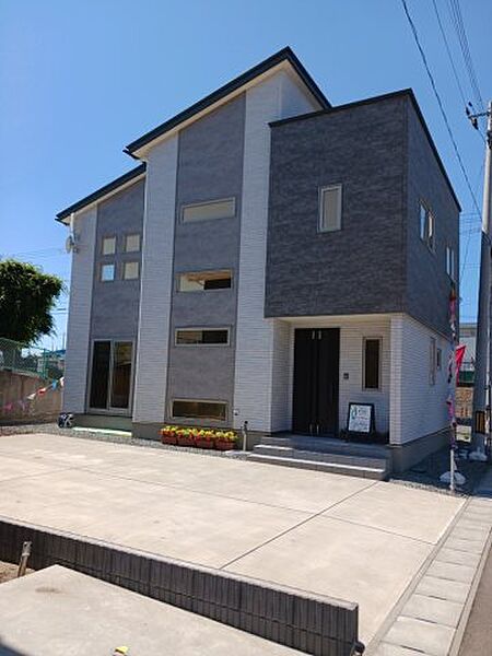 detached 秋田県潟上市天王字長沼64-2
地図を見る
