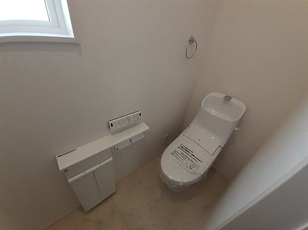 1階のトイレです。2階にもトイレがあり便利ですよ(^▽^)