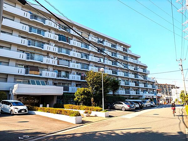 apartment 埼玉県蕨市北町５丁目12-35
地図を見る