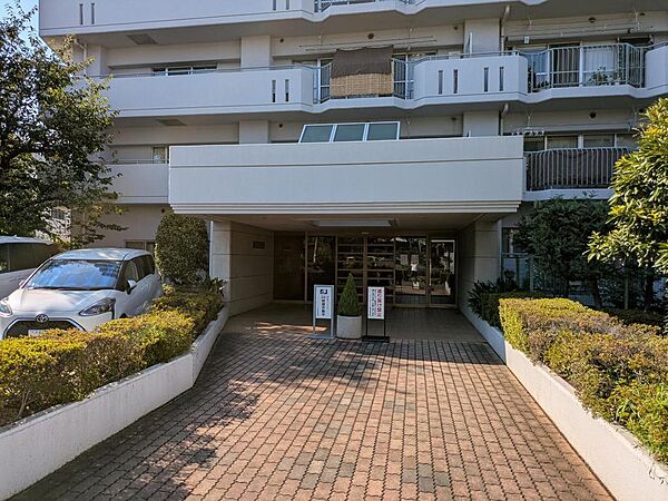 apartment 埼玉県蕨市北町５丁目12-35
地図を見る