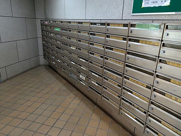 apartment 埼玉県蕨市北町５丁目12-35
地図を見る