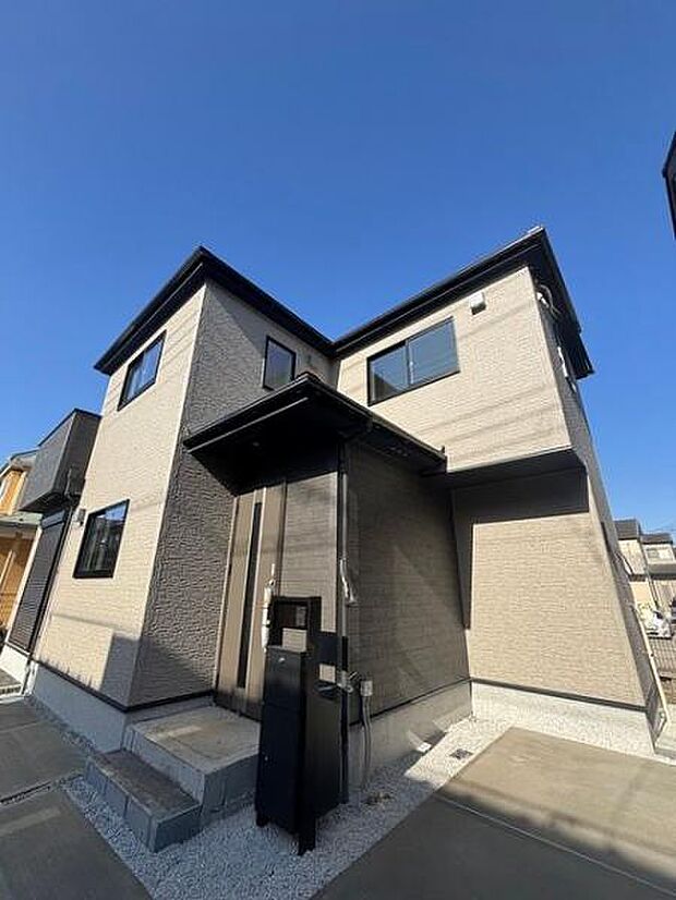 ■南道路に面した住戸は家族みんなの晴れやかな生活を演出してくれます。朝日に包まれて素敵な一日を始めてみませんか?