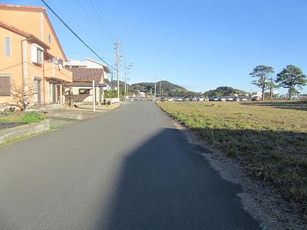 北面道路　幅員7メートル