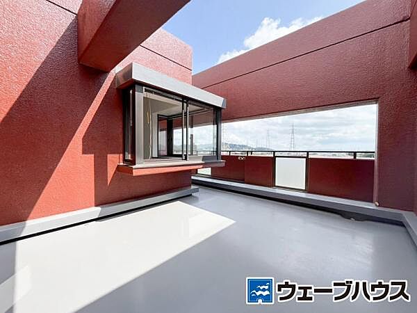 椅子を置いて日光浴を楽しめそうですね