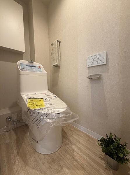 温水洗浄便座付きトイレ。