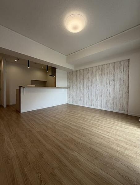アクセントクロスがお洒落なご家族の憩いの場。