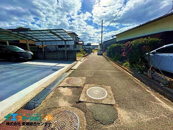 北側前面道路を北から