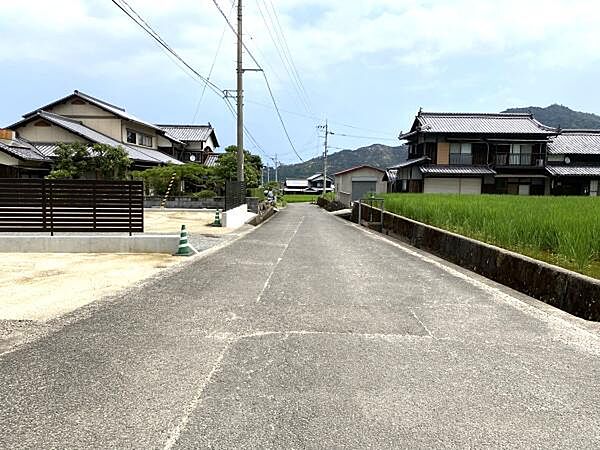 南東の接道を南から