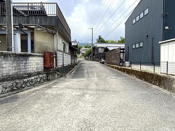 南東の接道を南から