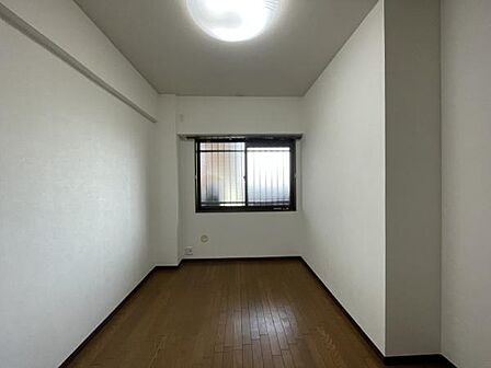 シンプルで使いやすい洋室は、寝室や子ども部屋に最適。
