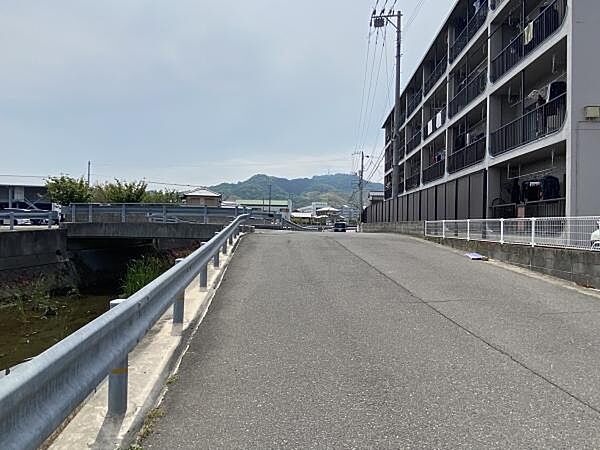 南側前面道路