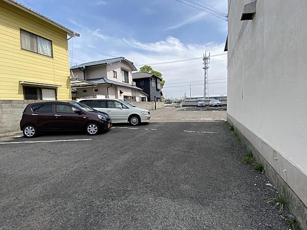 進入口北側から
