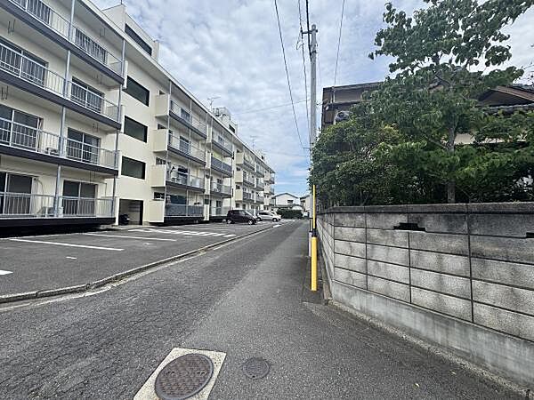 前面道路（西側）