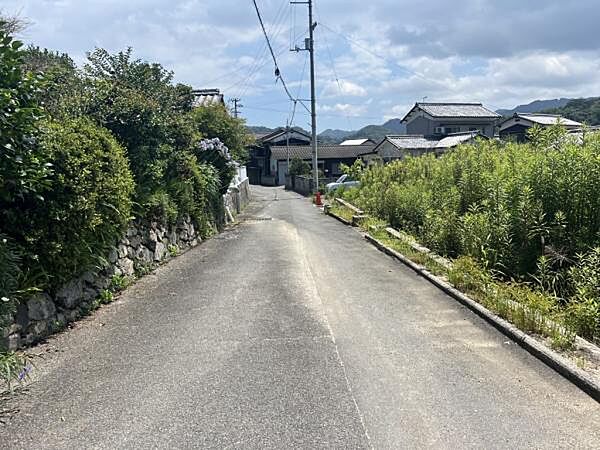 前面道路　北西側から