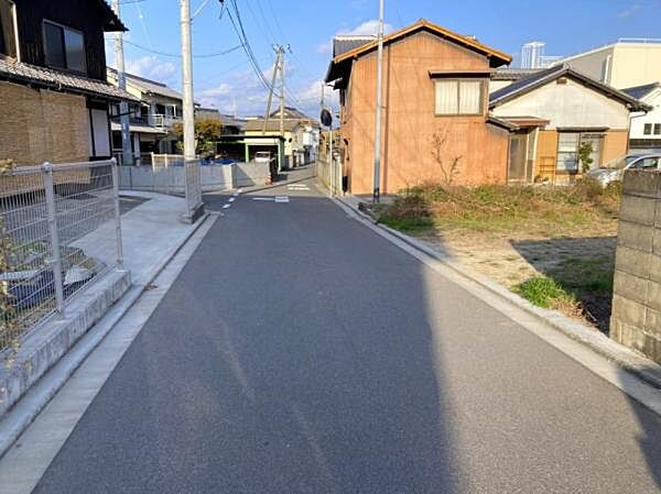 北西前面道路