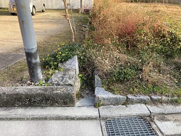 東側