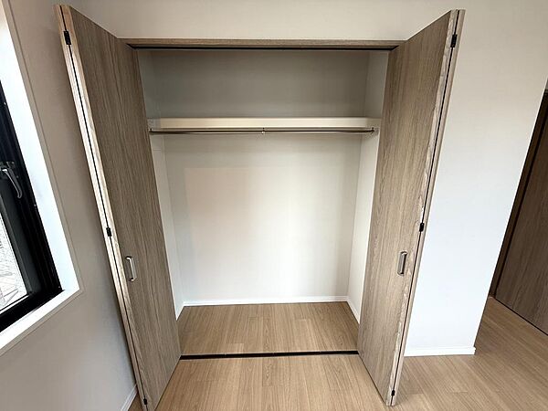 洋室6.4帖　クローゼット