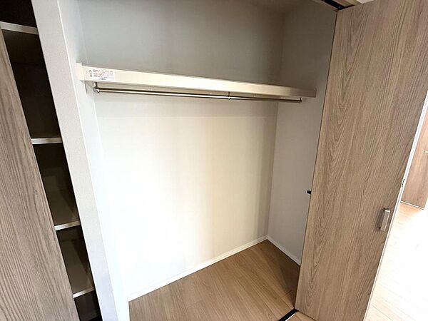 洋室6.5帖　クローゼット