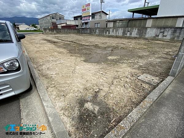 南側私道からの全景