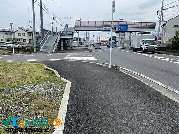 前面道路です(国道11号線)。