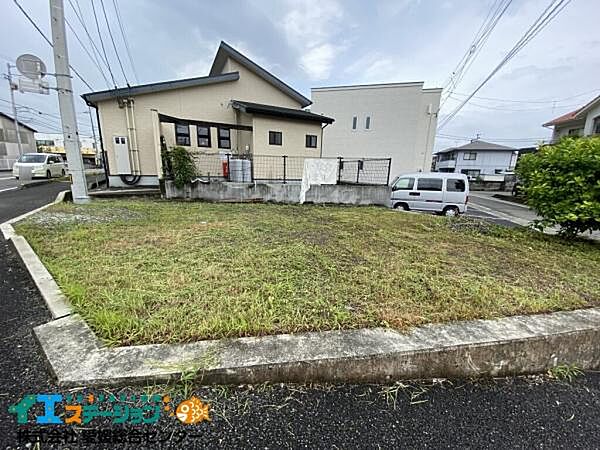 東側からの全景です。