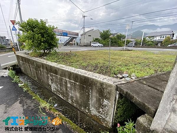北側からの全景です。