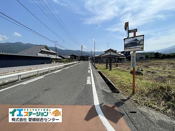 東側道路