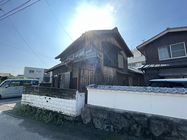 外観（西から）