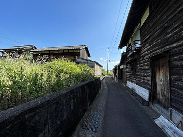 南東前面道路　南西から東