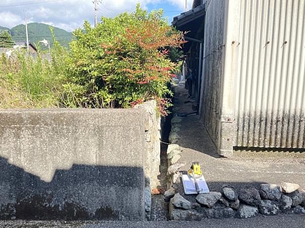 官民境界　東側