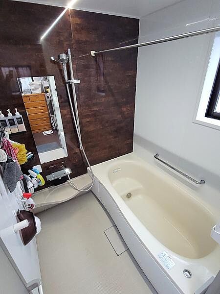 パナソニックのマイクロバブル入浴「酸素美泡湯」機能付です。