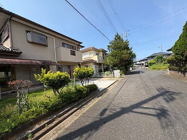 南東側道路　幅員6ｍの市道です