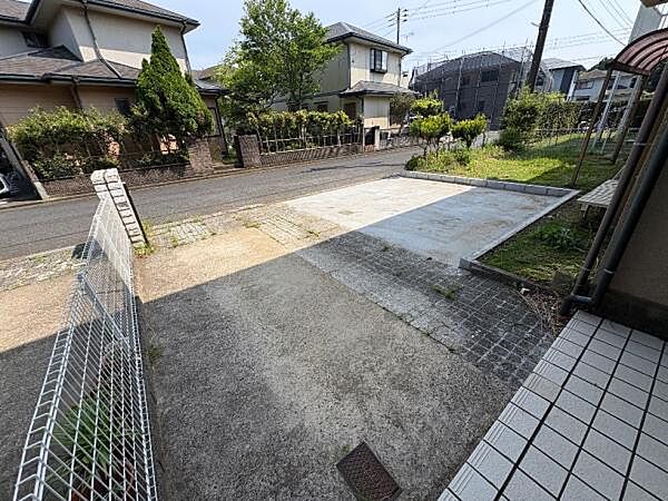 敷地内3台程度駐車可能〇