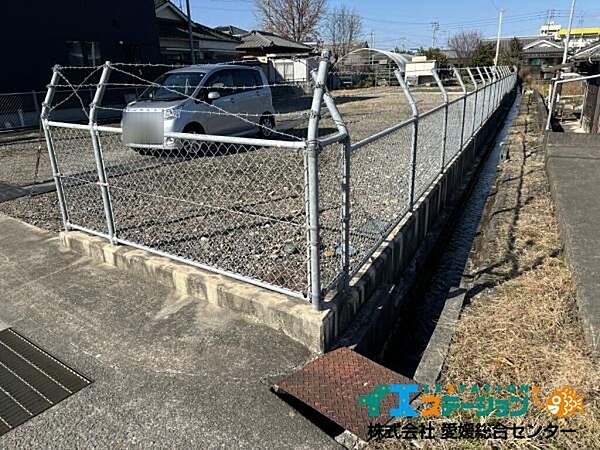 東側の水路です。