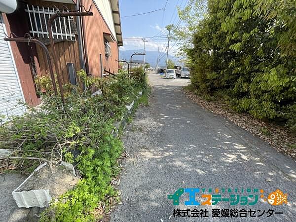 西側接道
