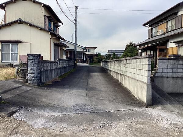 東側道路進入路